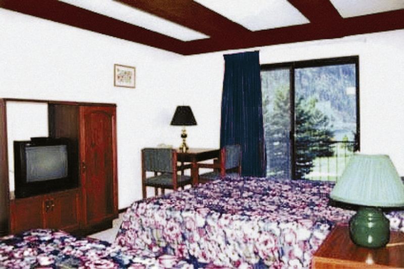 Three Valley Chateau 3* Revelstoke